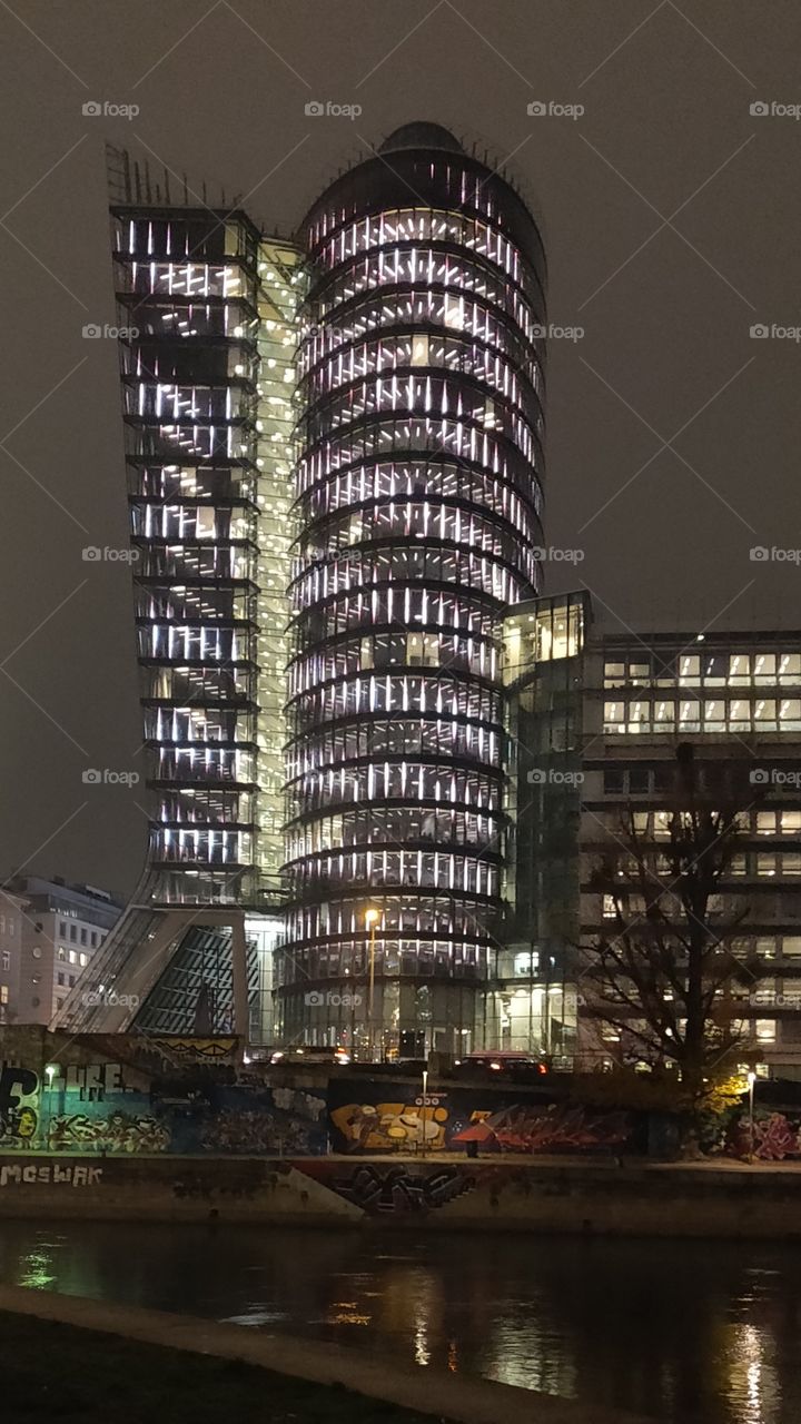 UNIQA Tower by night @Vienna Donaukanal