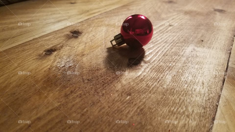 lone Ornament