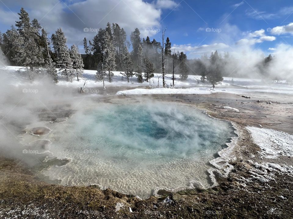 Yellowstone hot springs 