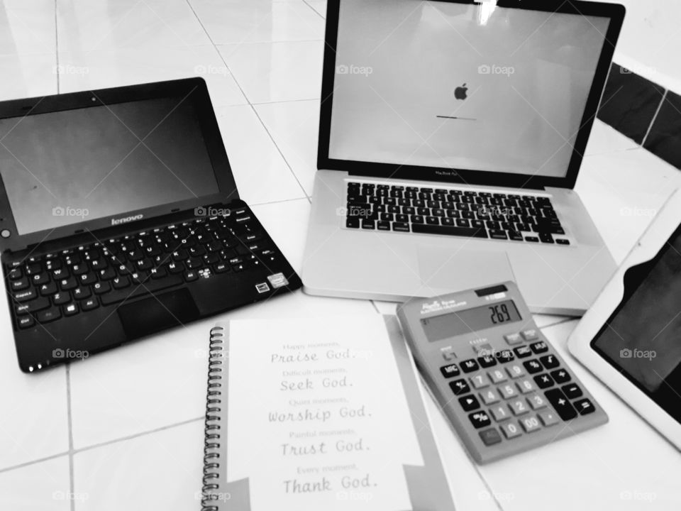 working at home  #teknologi #computer #blackandwhite #foap