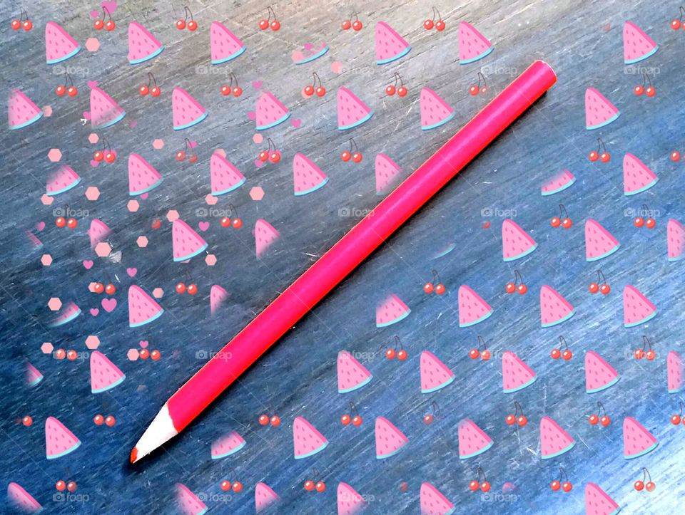 viva magenta pencil