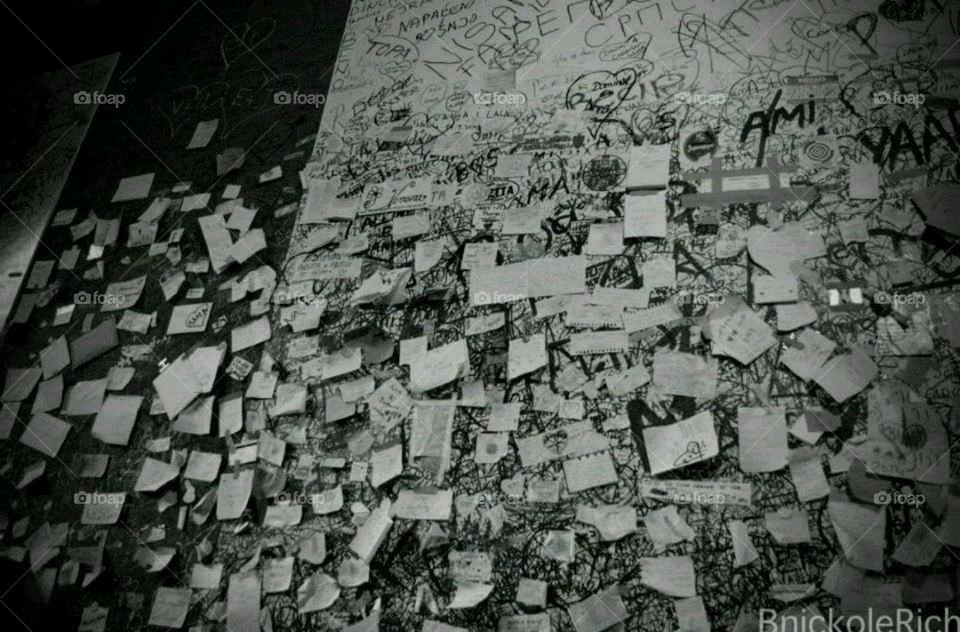 letters to Juliet . verona, italy hopeless romantics post letters to their loved ones 