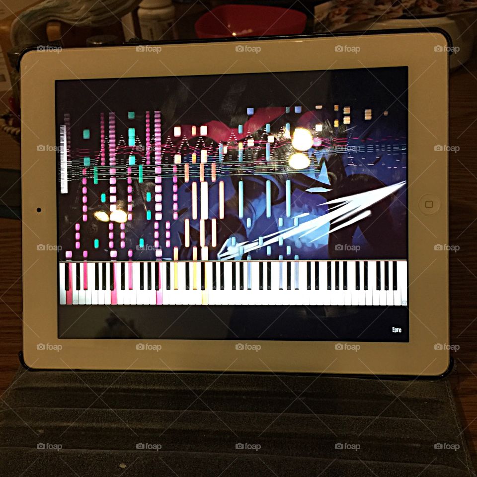 Piano keys on ipad