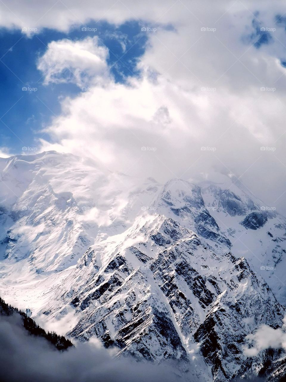 Mountain full of clouds