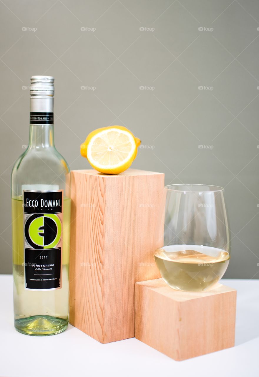 Experimenting with props, lights and wood elevations. These wood elevations are from scaps and I’m very proud of this shot! Product shot for  Ecco Domani Italia’s Pinot Grigio delle Venezie!
