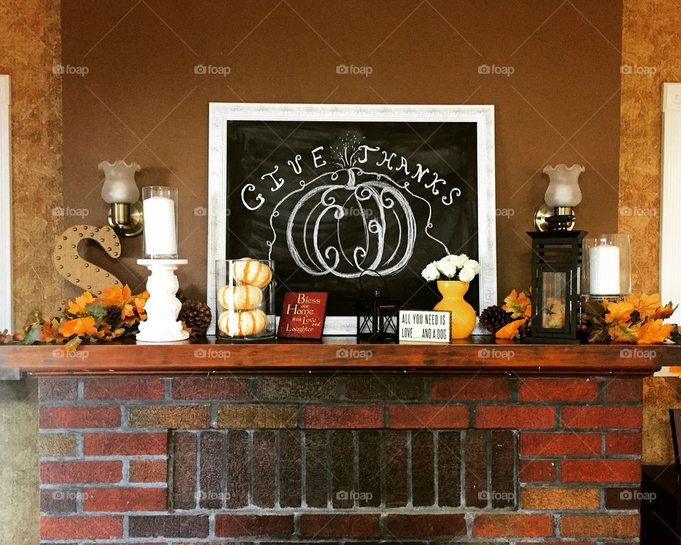 Thanksgiving mantle Devore