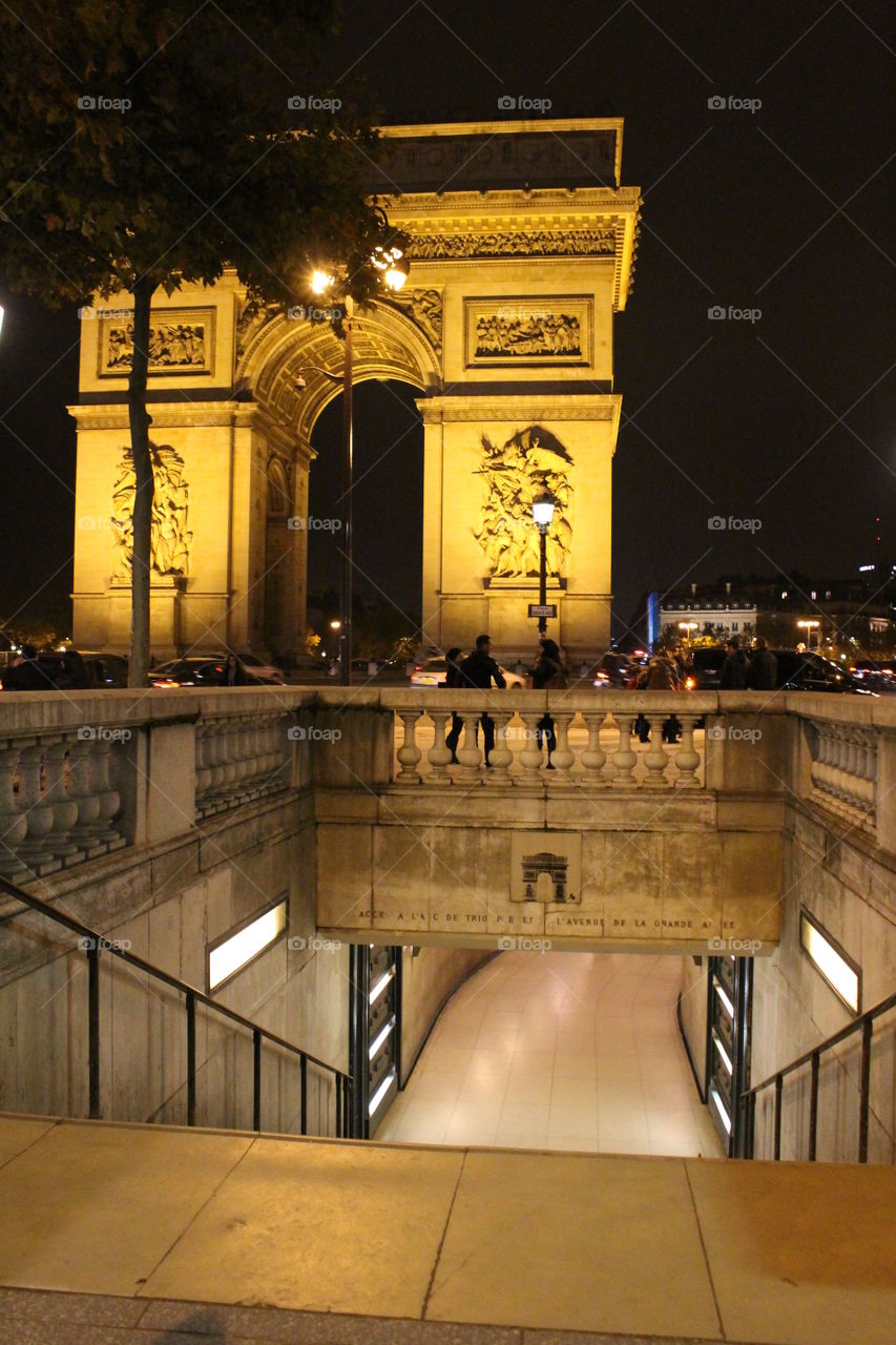 Arc de triomphe tunnel