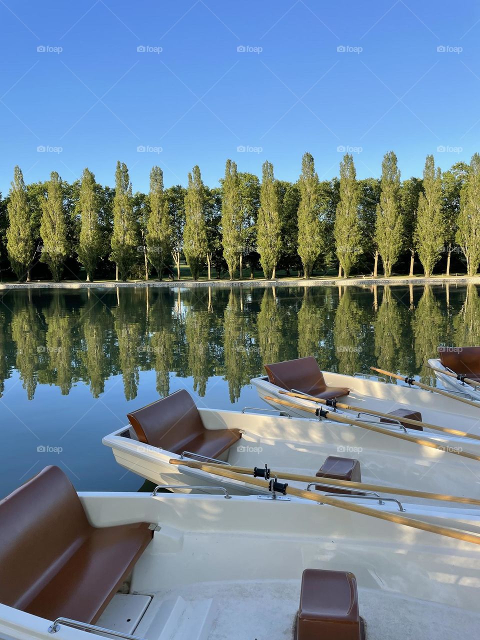 Boats in lake in Parc de Sceaux 