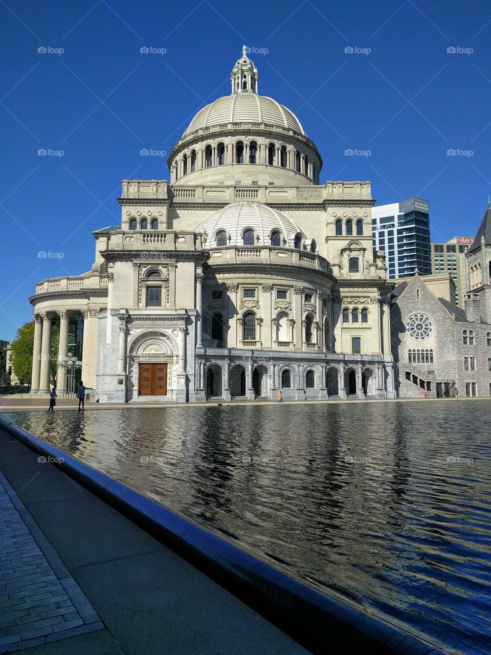 Reflecting pool at the Christian science center