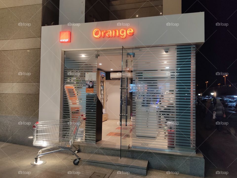 Orange Operator branch City Center mall _ street photography