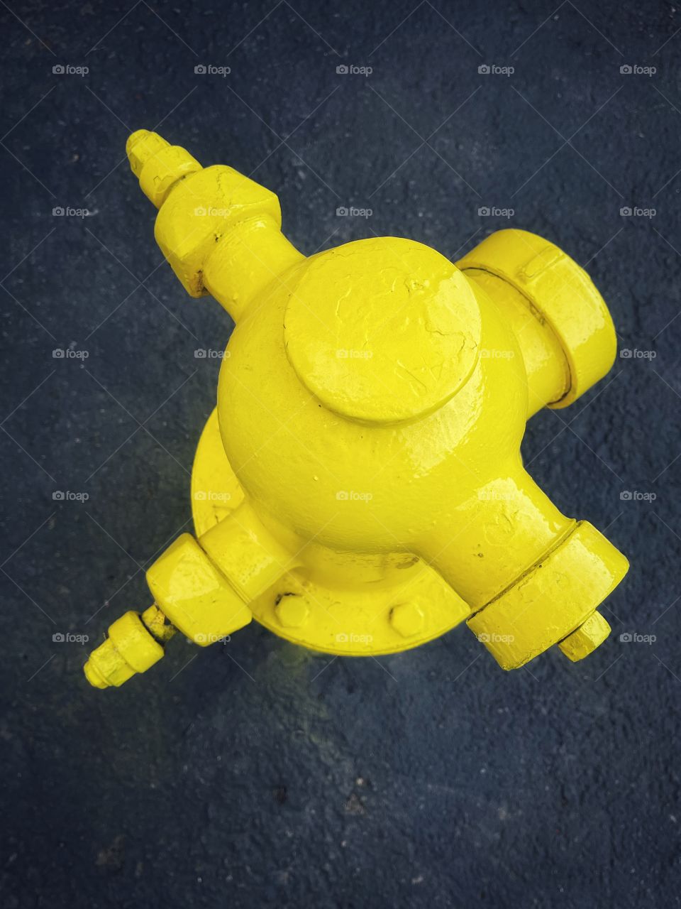 Yellow fire hydrant