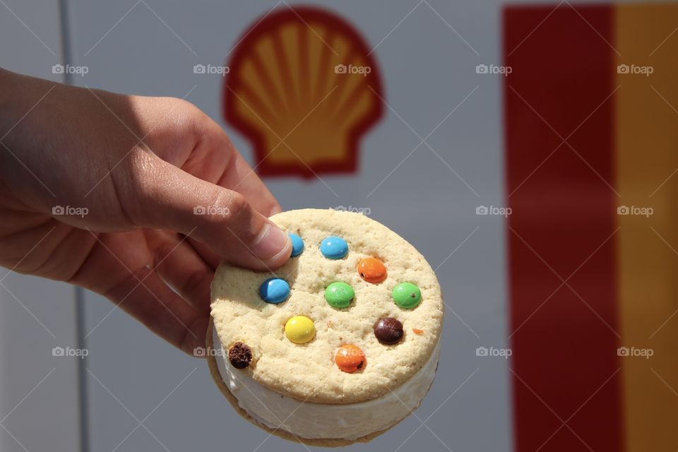 Ice cream M&M sandwich purchased at Shell gas station located at 110 Liberty St, Painesville, OH 44077 USA