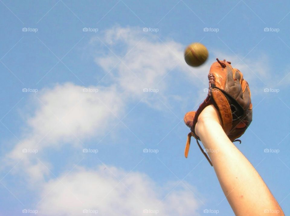 minimalistic snap: Baseball catch