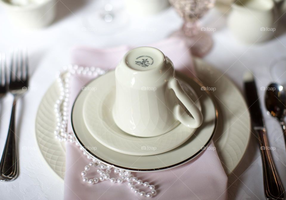 A dainty blush setting