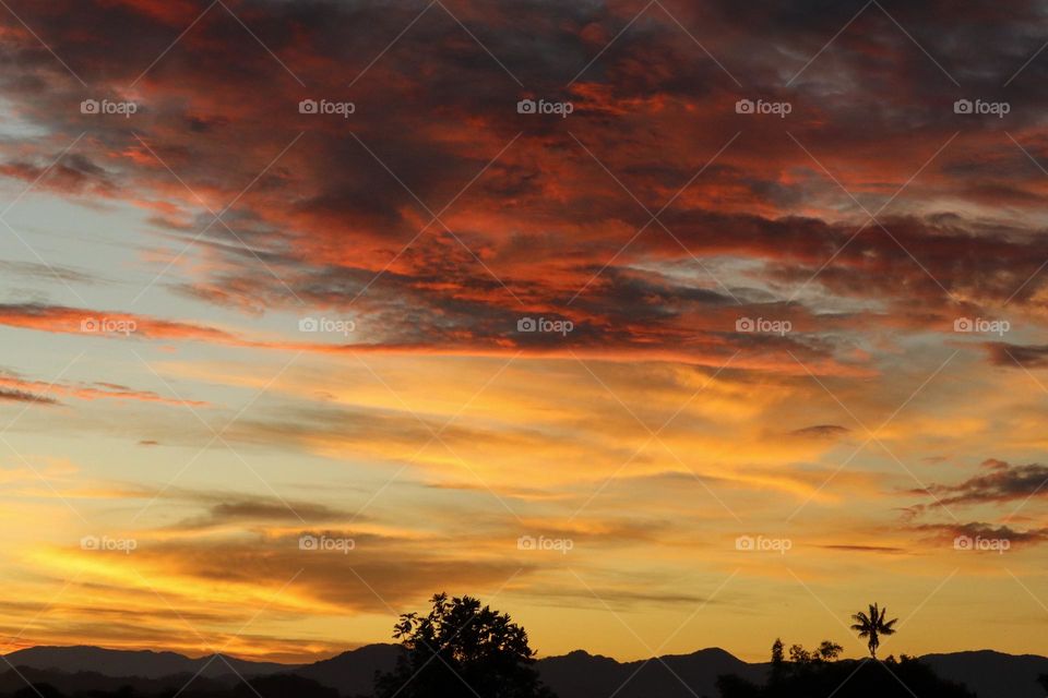 The sight of the sun set leaving today ... a very blessed day ... thank you god...