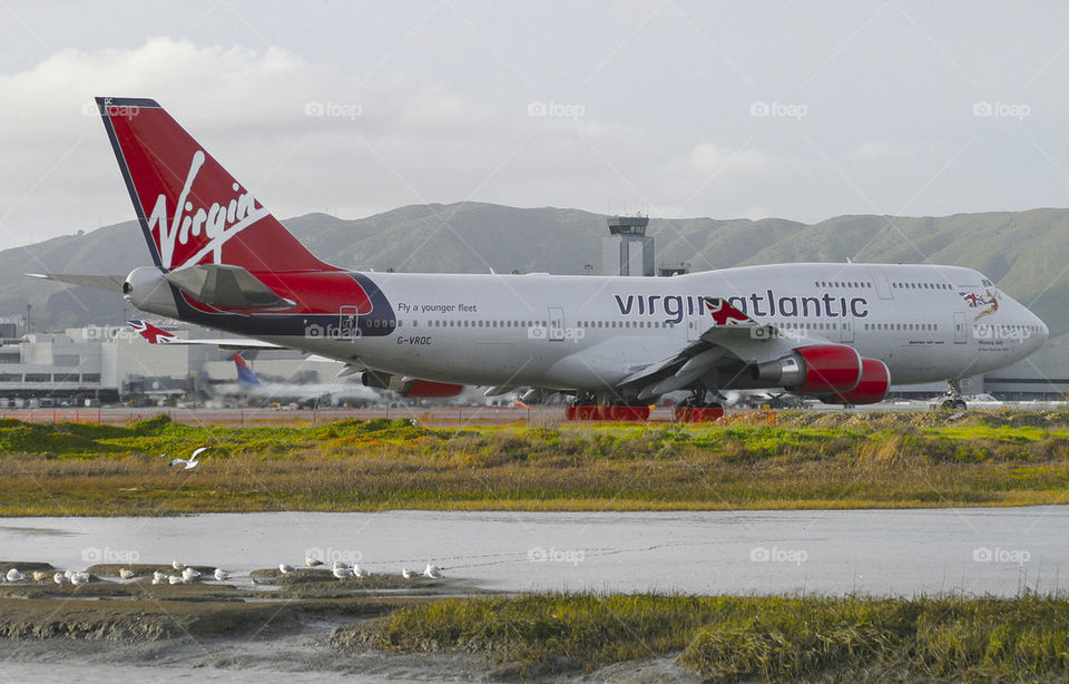 VIRGIN ATLANTIC AIRWAYS B747-400 AT SFO SAN FRANCISCO CALIFORNIA