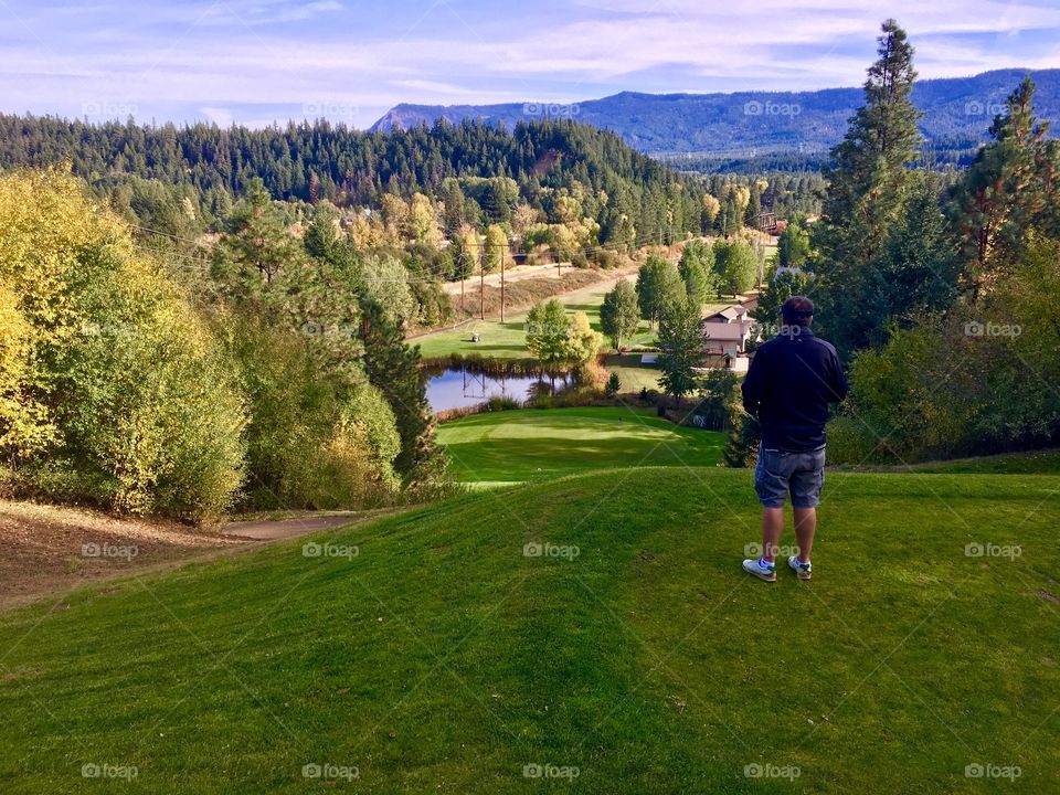 Par 3 downhill drop and vista