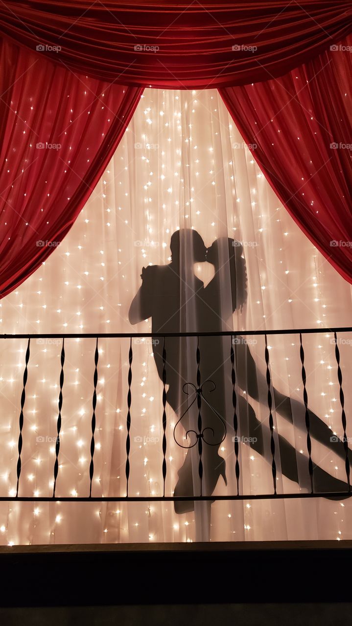 silhouette of dancers