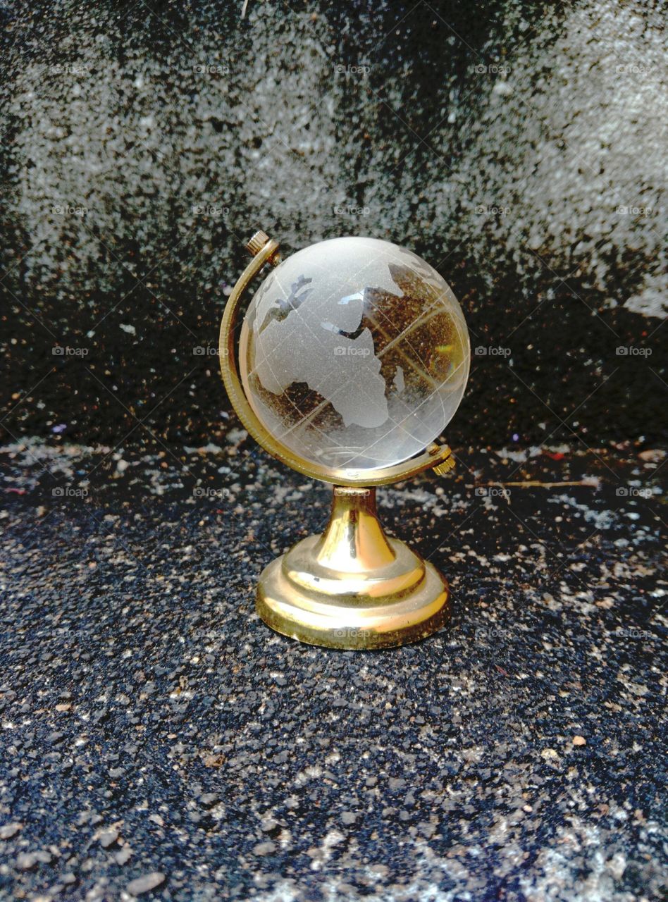 Toy globe