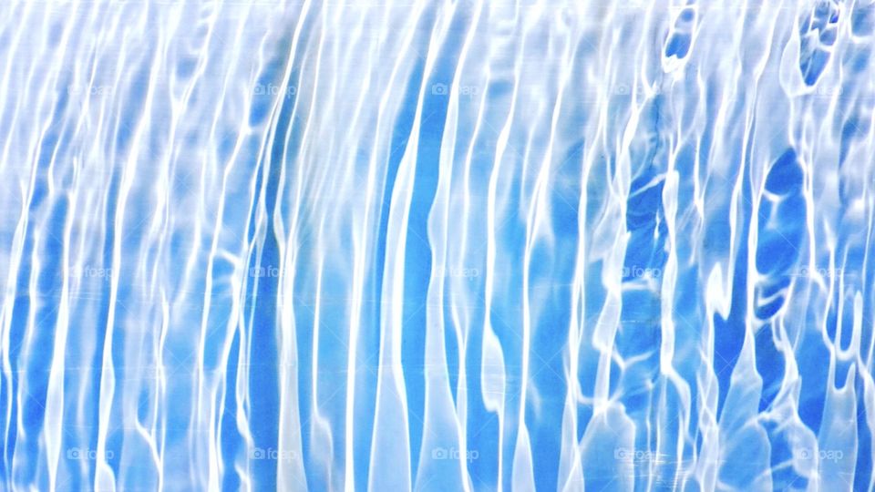 Water Caustics in the Pool