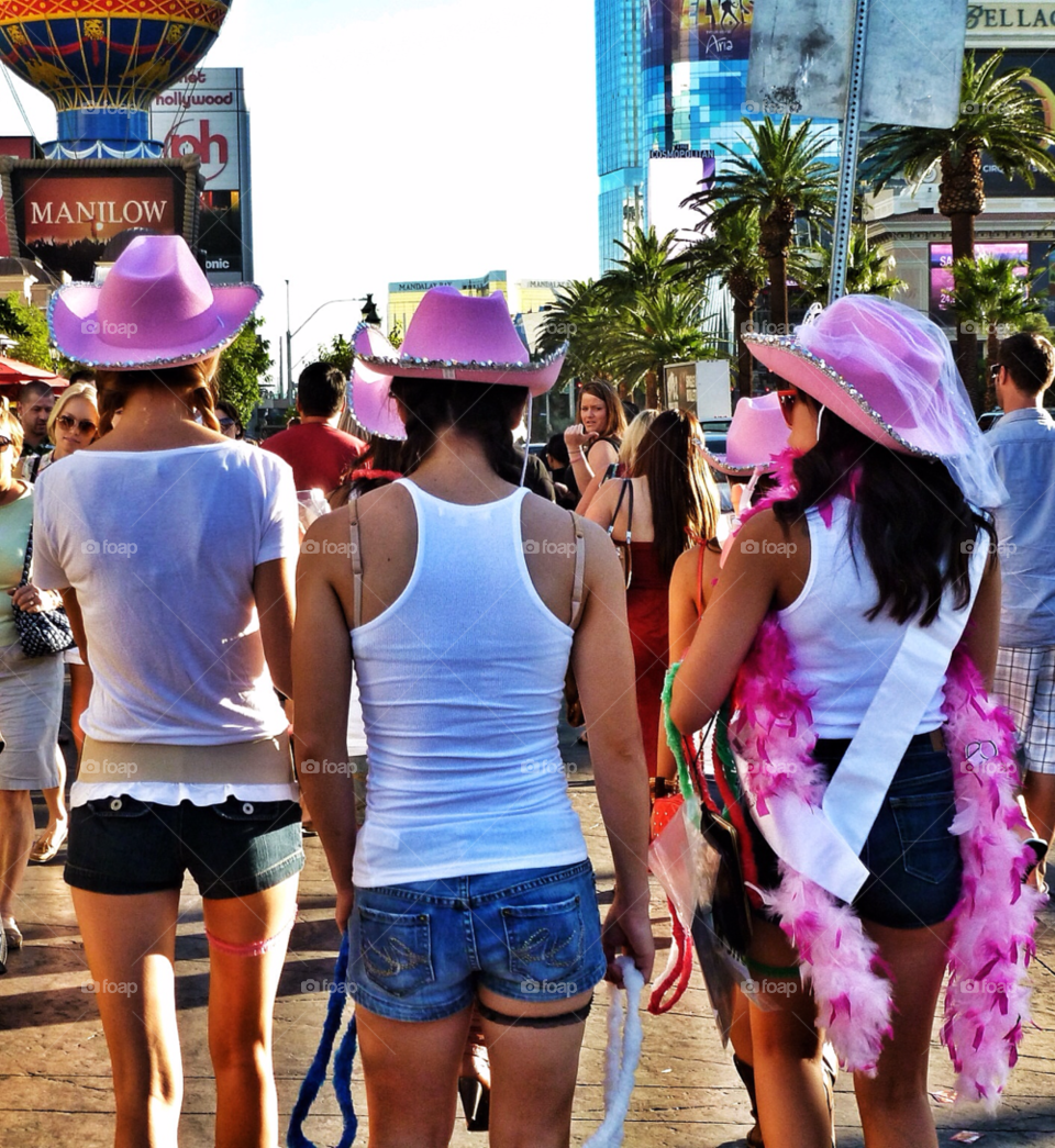 las vegas street pink girls by analia