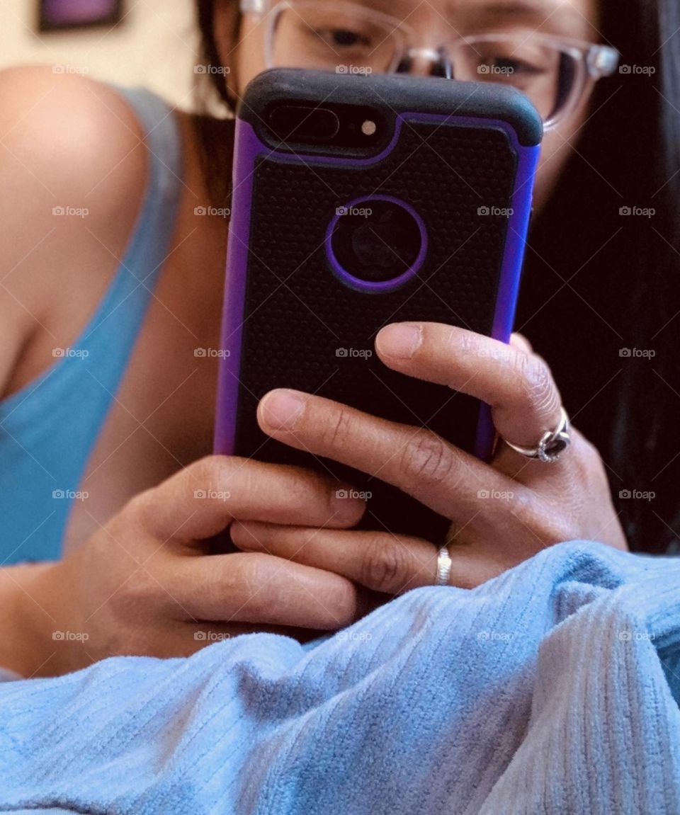 Like mobile phone batteries let’s focus on our relationship so that it will last longer.