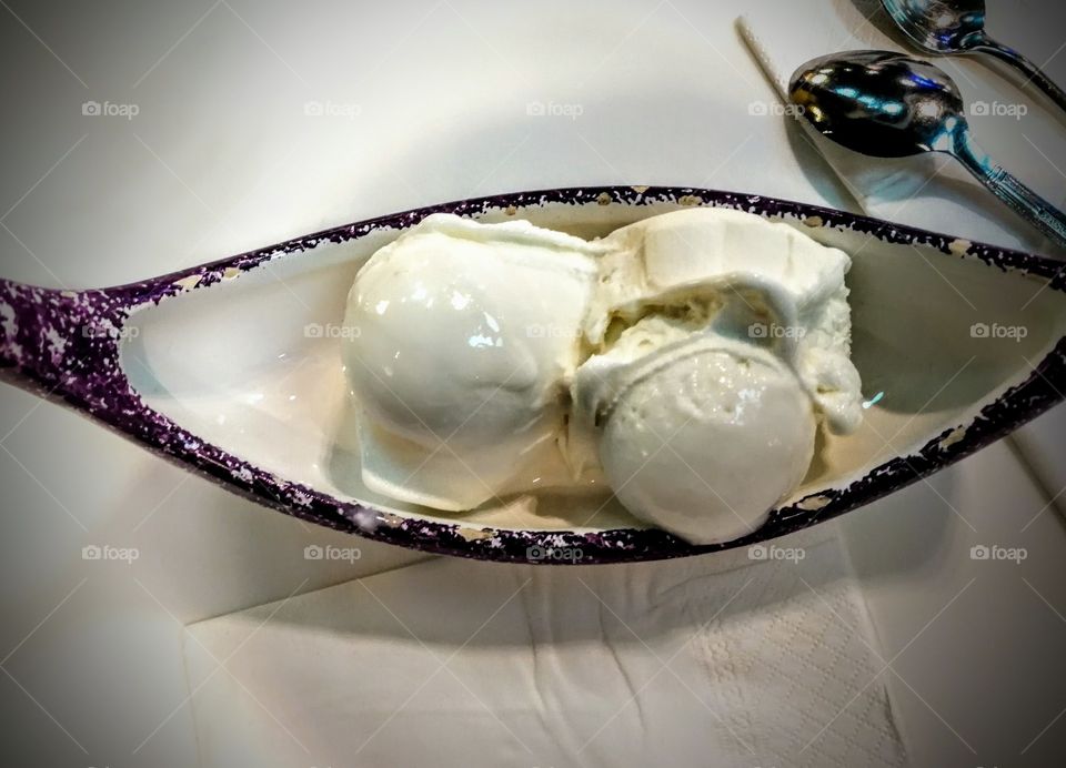 vanilla ice cream in the plate