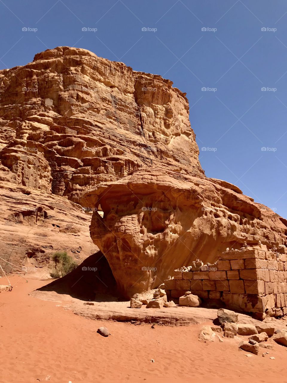Stone skull. Wadi rum desert