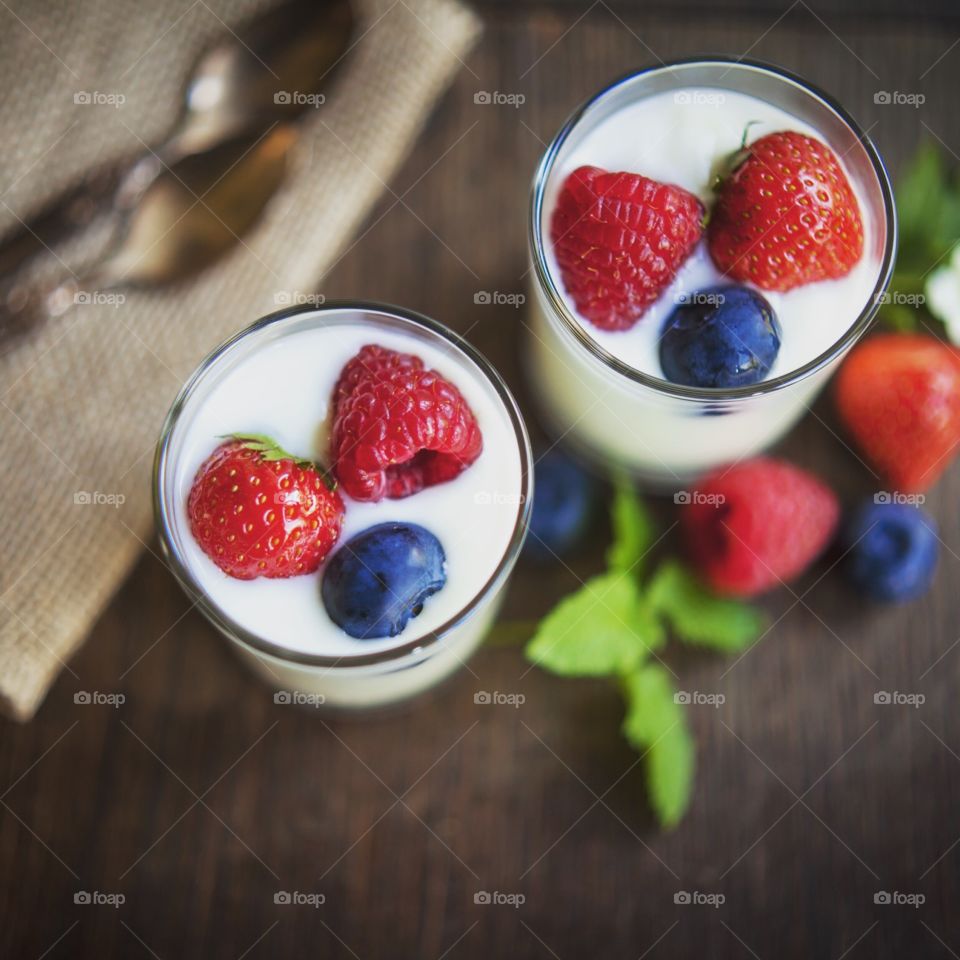 Berries on Joghurt dessert 