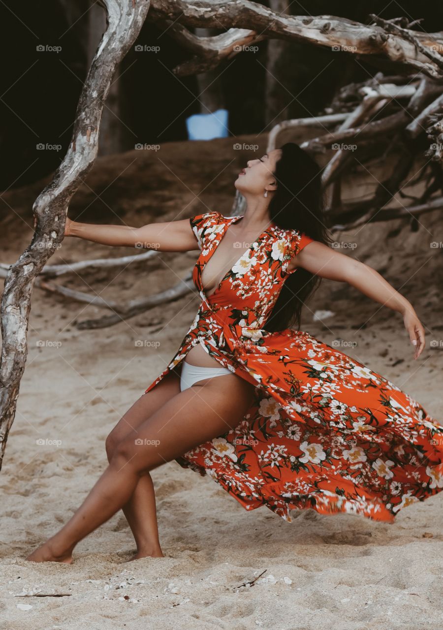 Dances in sand 
