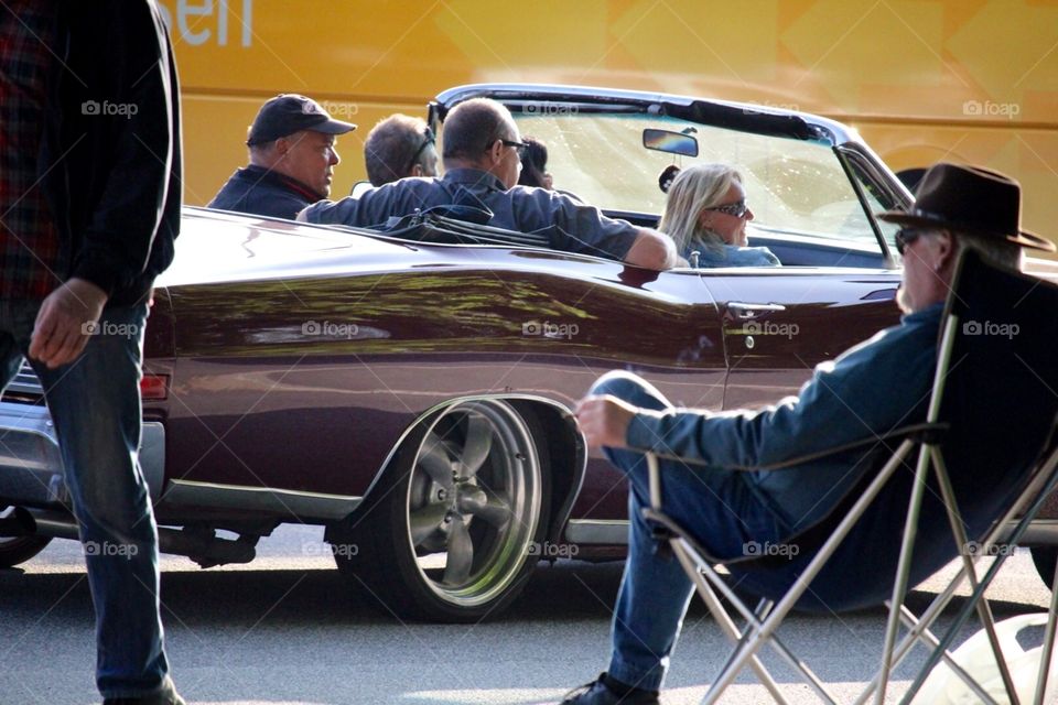 Veteran car cruising 