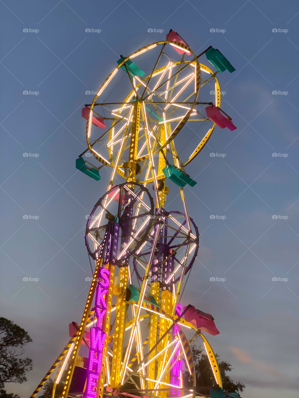 Ferris wheel at dusk.