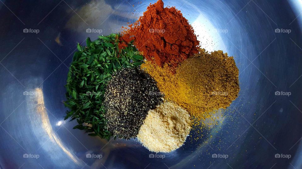 Thyme, Pepper, Garlic, Paprika, Turmeric, Cumin