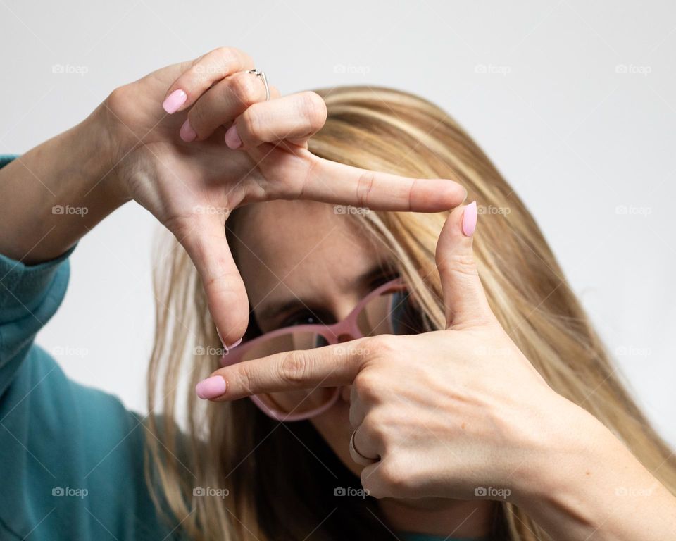 Quirky with a Finger “Box” 