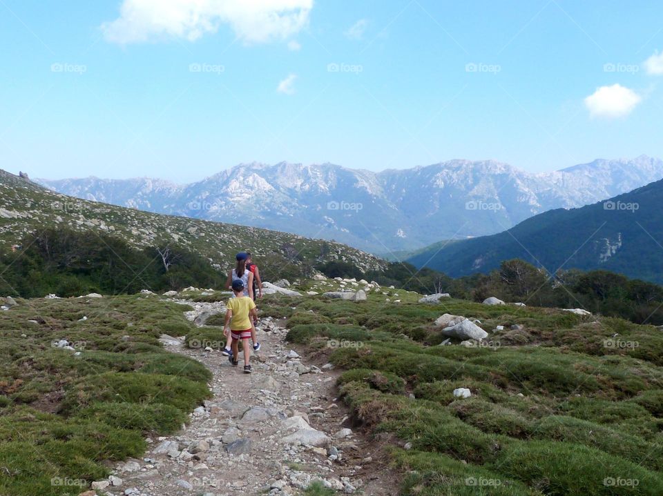 Mountain holidays offer us magnificent landscapes on the hiking trails. Unforgettable family moments.