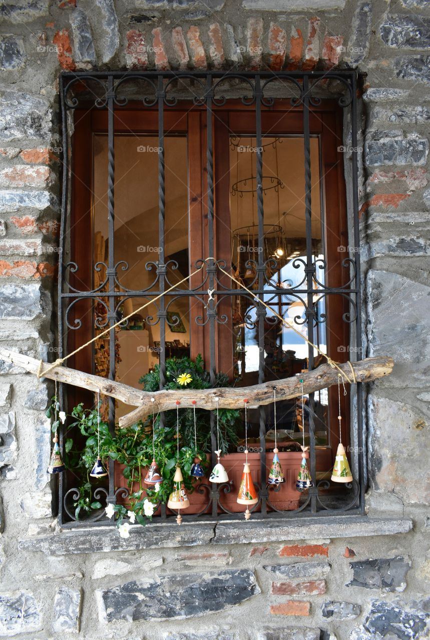 Lake como shop window