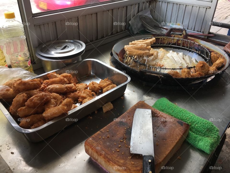 try to take the process of fried tofu