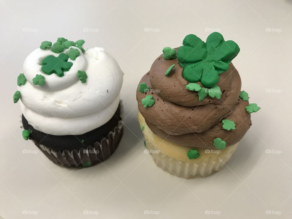 Irish lucky green cupcakes with icing St. patrick's day