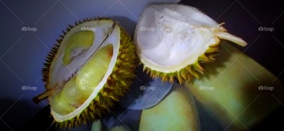 Duriyan fruit.A delicious fruit that you must  eat it.very delicious fruit. try it today itself.😋😋😋