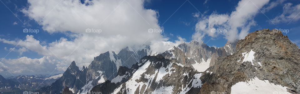 Panoramic view of Mont Blanc from Punta Helbronner Courmayeur , Italy - panoramautsikt över Alpernas högsta berg . Monte Bianco 