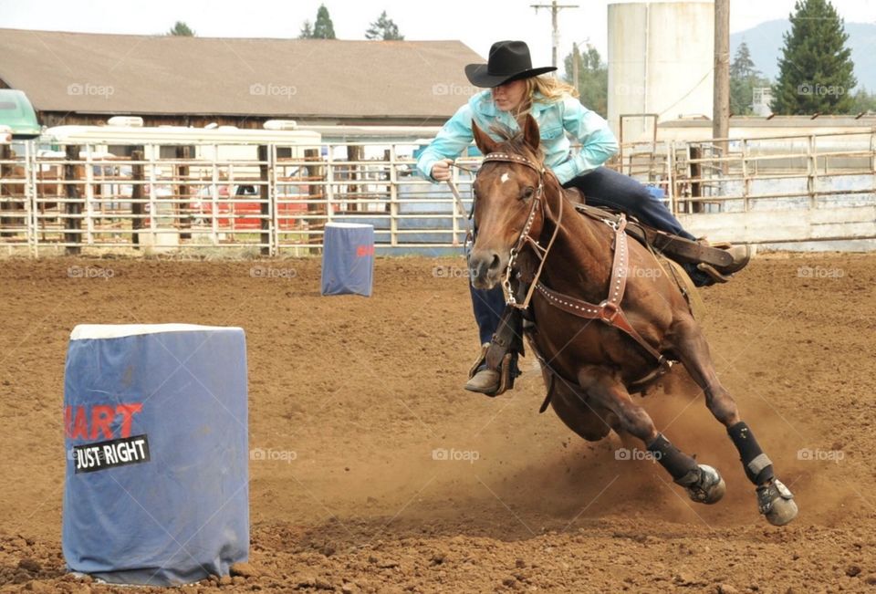 Barrel racing and the rodeo life