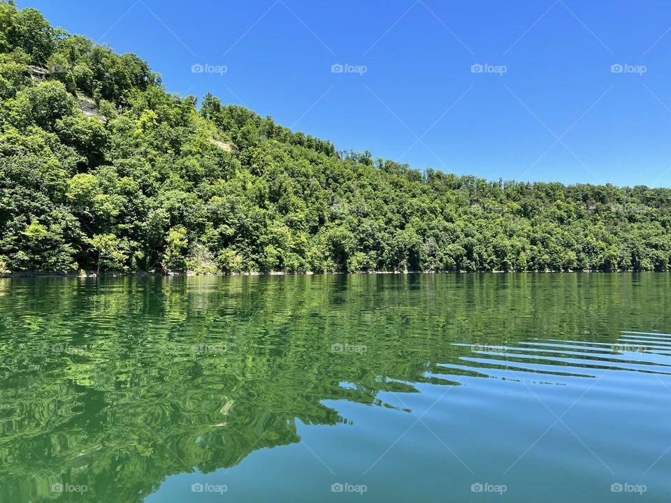 Reflection on the water of Lake Cumberland 