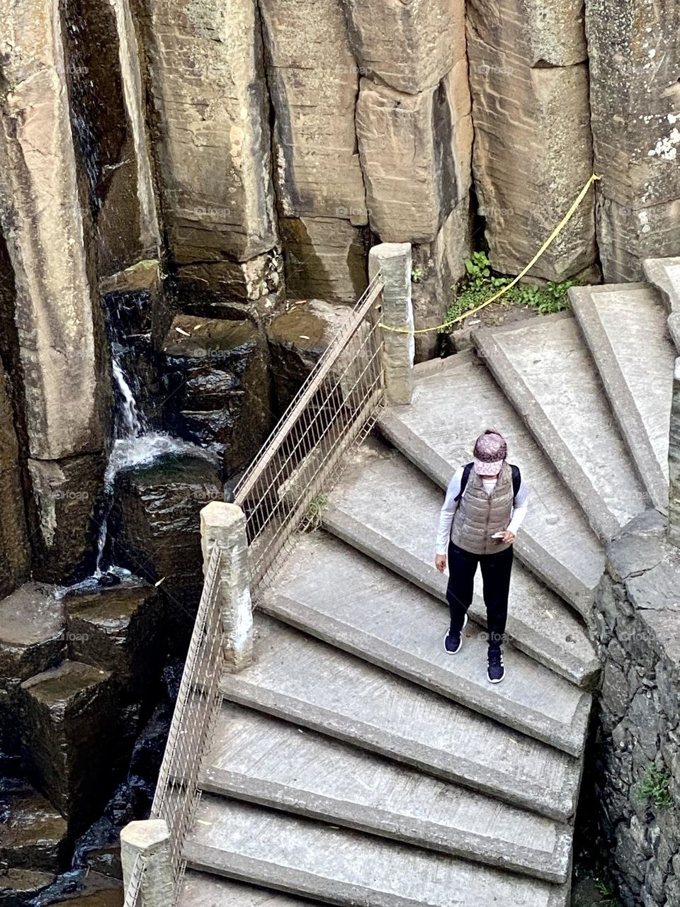 Prismas Basáltico, Mexico,Hidalgo,agua,piedras,persona,escaleras