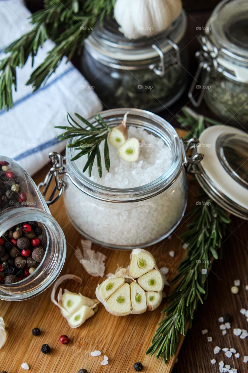 Garlic with salt and rosemary