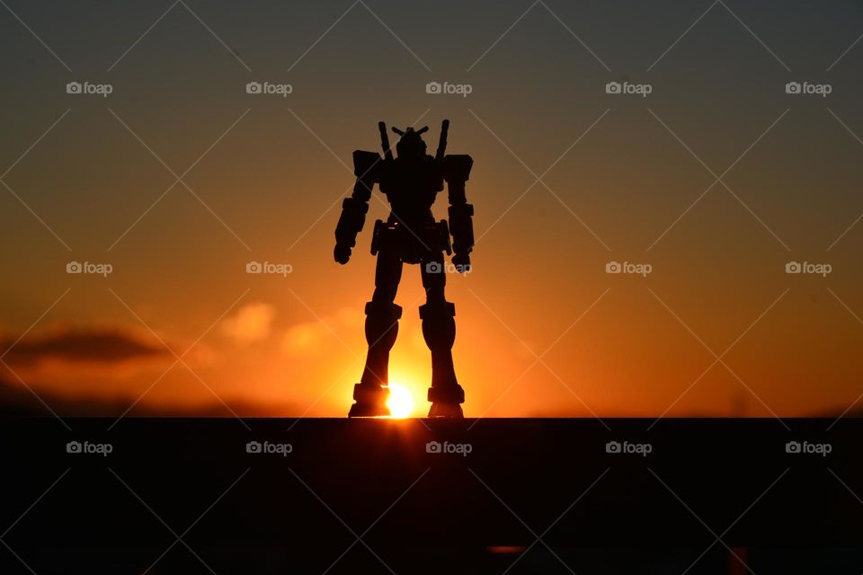 silhouette of gundam 