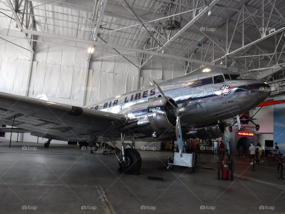 vintage airplane museum