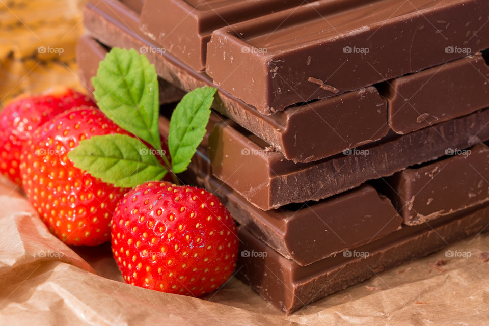 Chocolate with strawberries and mint