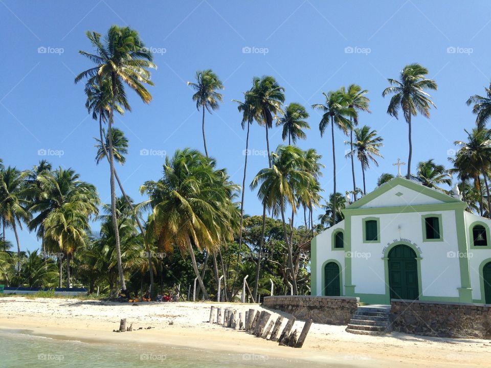 Praia de Carneiros, Brazil.. Igreja do século 18 à beira mar da praia de carneiros, em Pernambuco, nordeste brasileiro. 