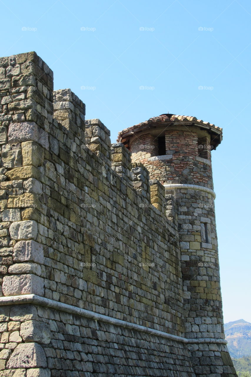 Outside wall and tower to Castillo de Amorosa