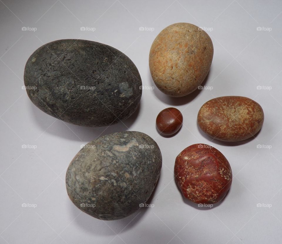 Arrangement of stones
